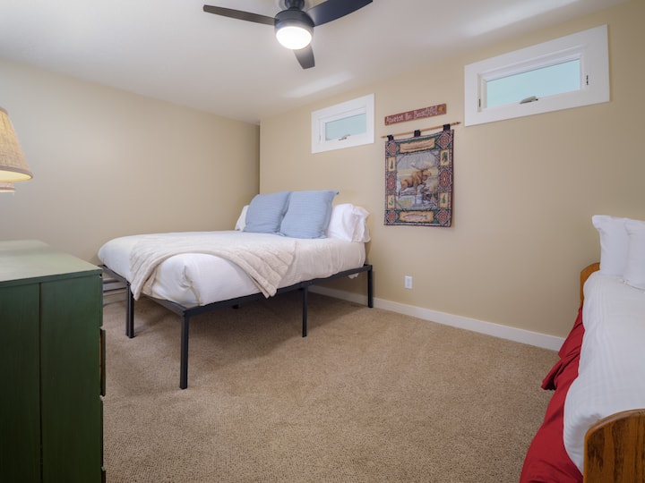 Habitación con cama king (se puede dividir en dos camas individuales por una tarifa adicional) - Nivel superior