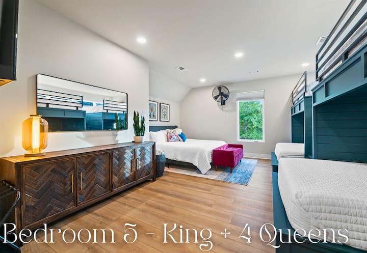 Ideal for large groups or families, this bedroom features a king bed and four built-in queen bunks.