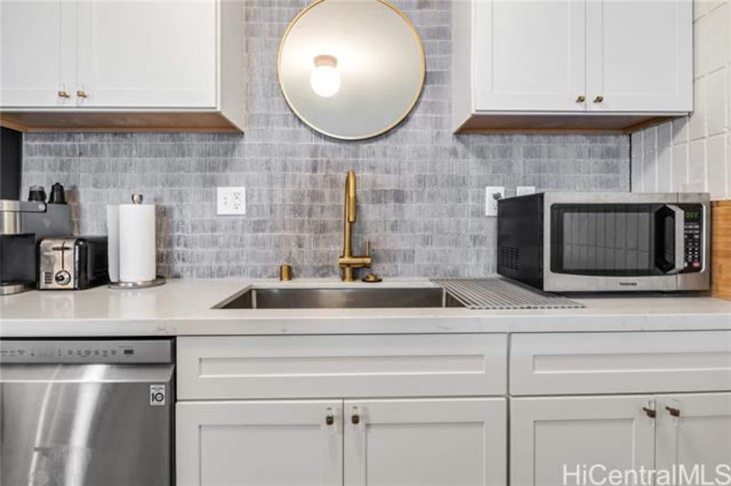 Condo in Hauula · ★4.57 · 1 bedroom · 3 beds · 1 private bath - Image 7