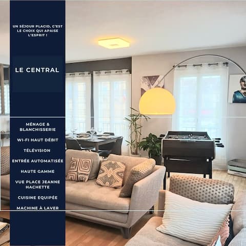 The Central – View of Place Jeanne Hachette