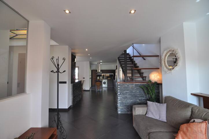 Spacious Apartment in Roses, Costa Brava! 4 Bedroo gallery image 5