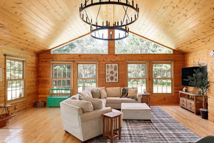 Serene Torch Lake House Central Lake