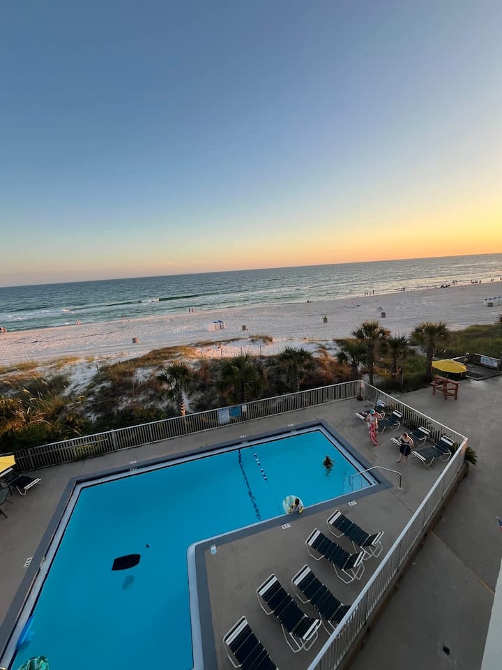 Charming Beachside Oasis - Steps From Pier Park! - Laguna Beach, FL