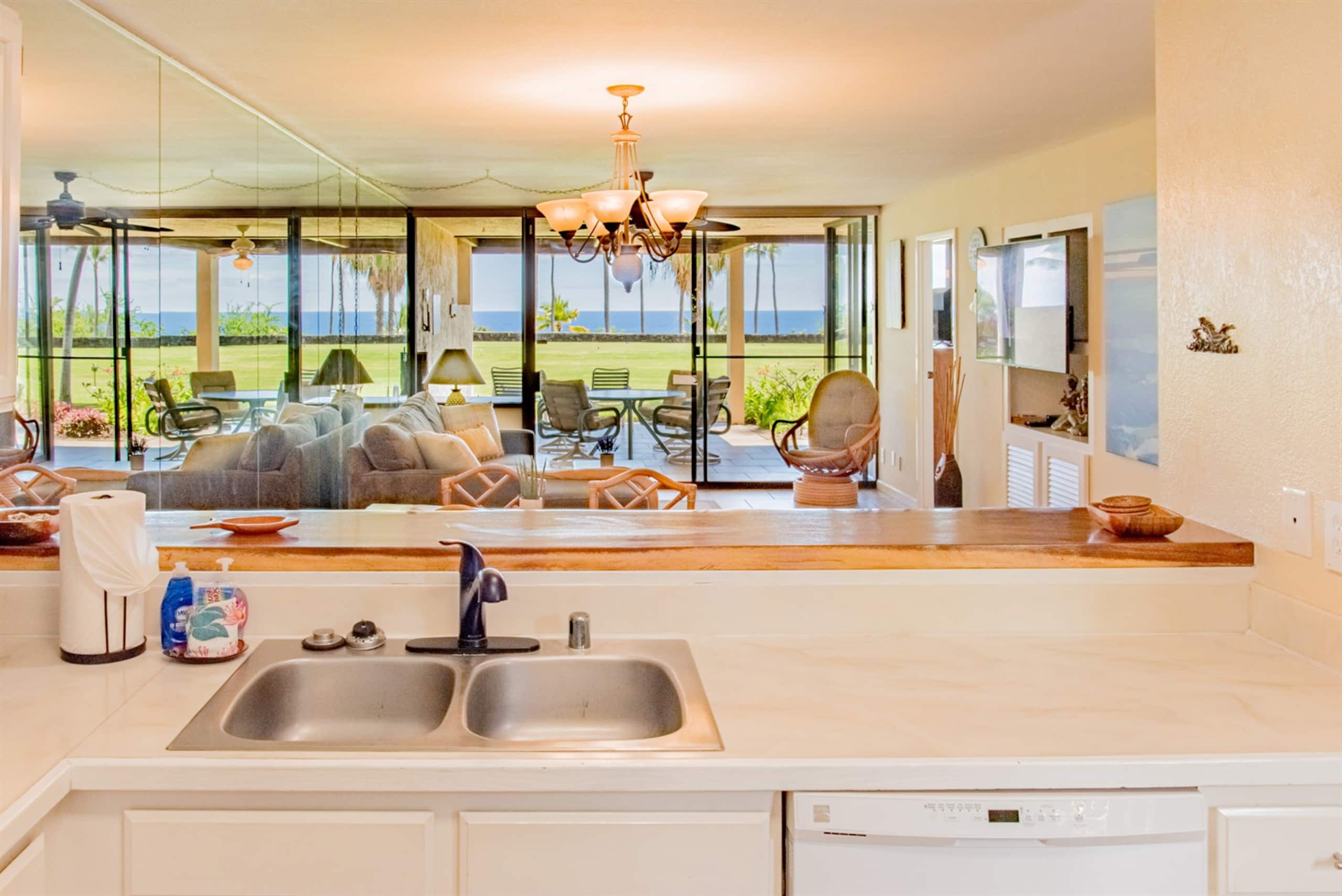 Ocean & Golf Views | Remodeled Kona Villa w/ AC - Photo 6