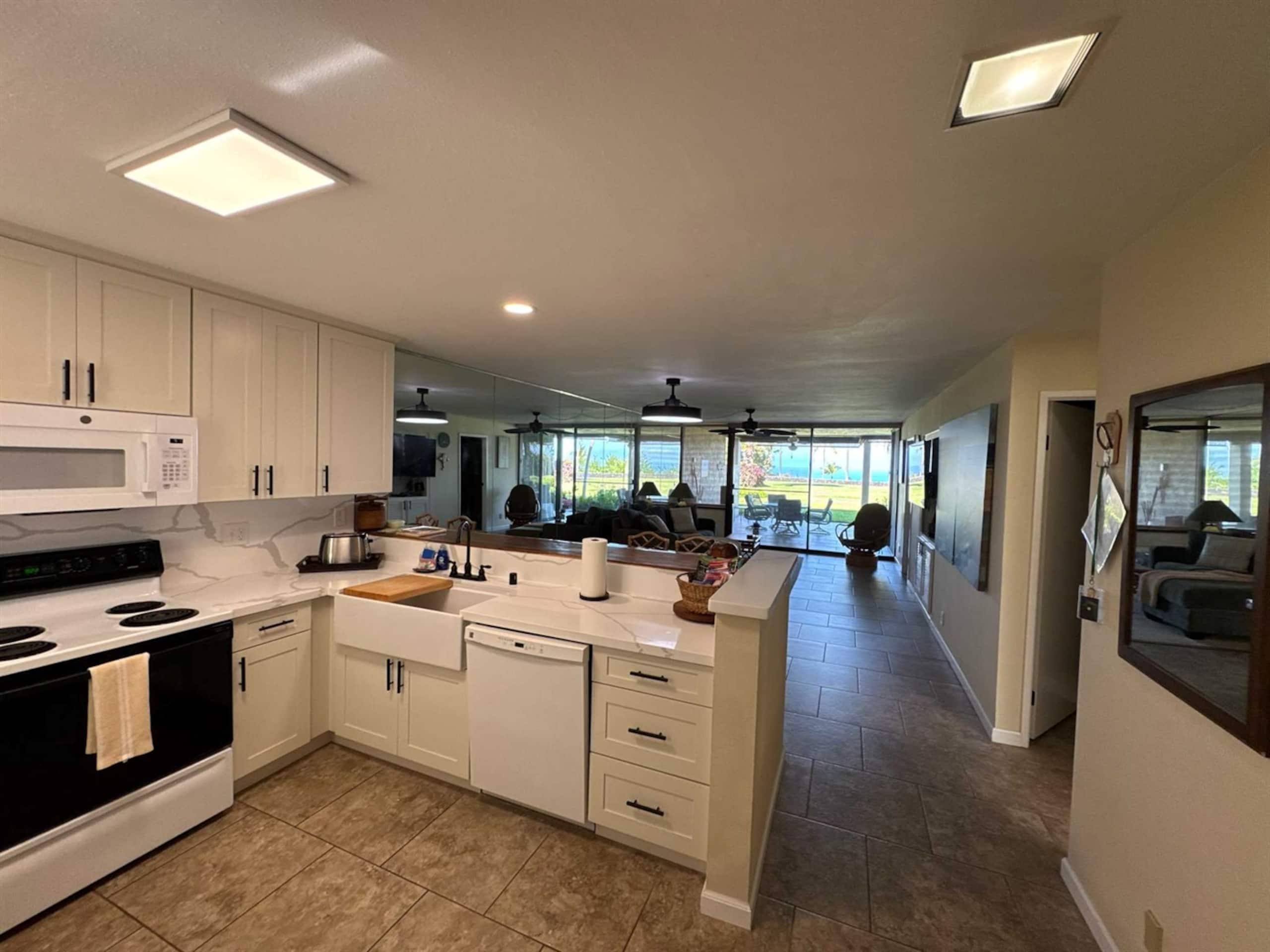 Ocean & Golf Views | Remodeled Kona Villa w/ AC - Photo 25