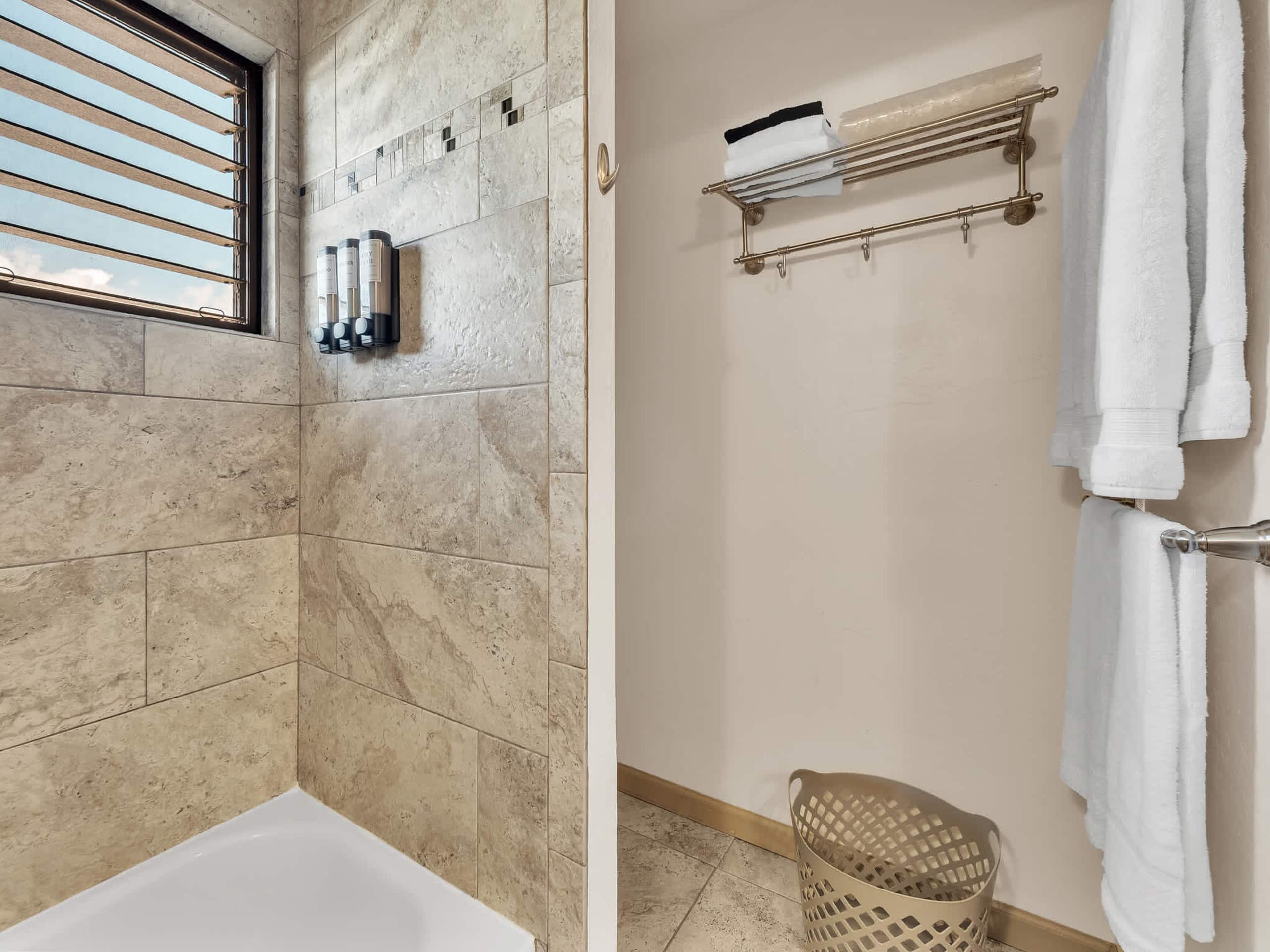 Condo in Kailua-Kona · ★4.9 · 1 bedroom · 1 bed · 1 private bath - Image 16