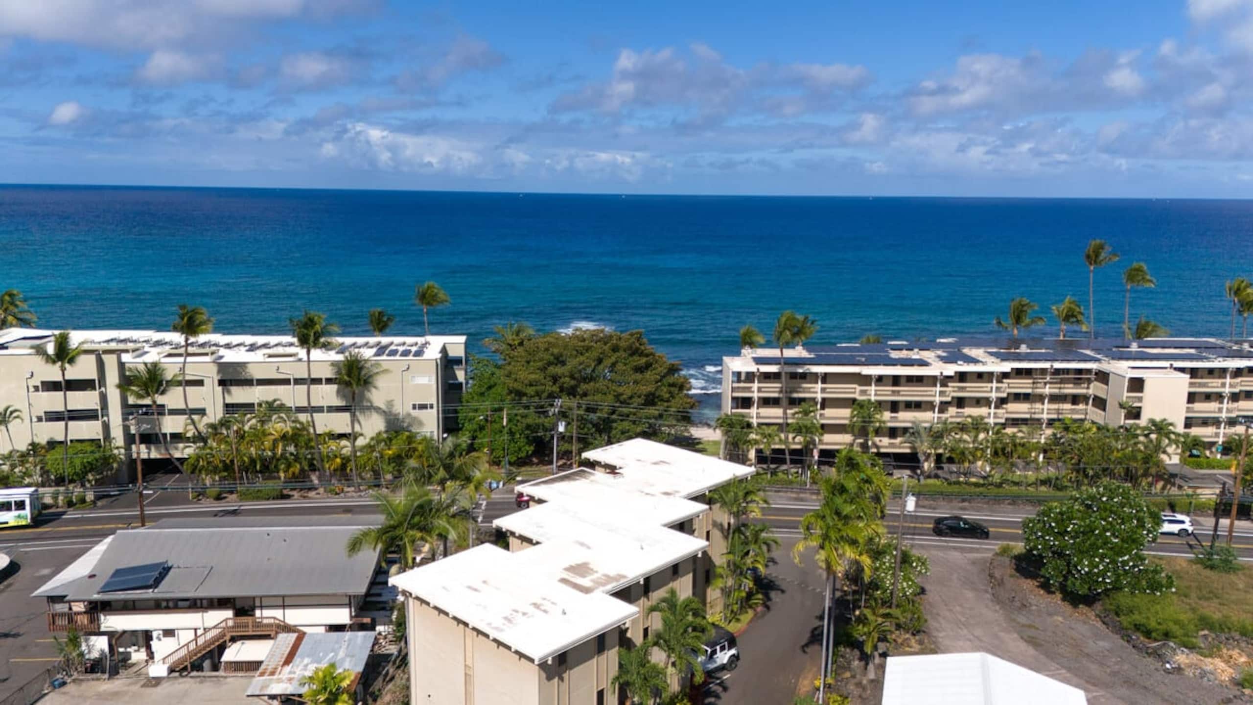 Condo in Kailua-Kona · ★4.9 · 1 bedroom · 1 bed · 1 private bath - Image 4