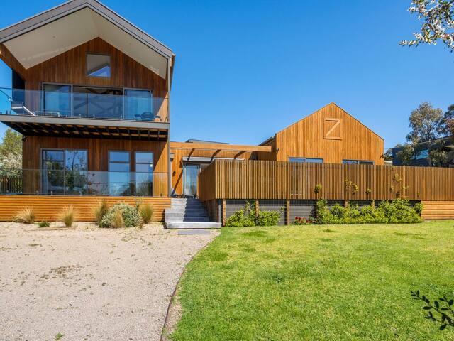 The “H House” – Mt Martha