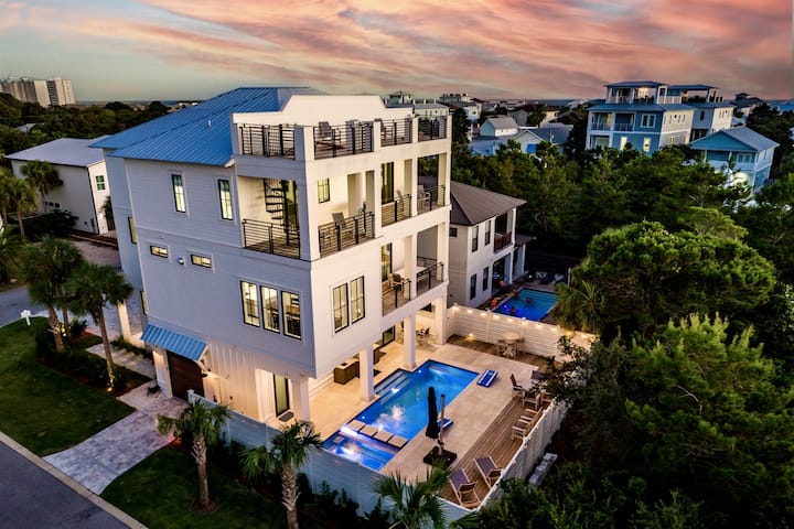 Seas the Day: Private beach, Heated pool, Golfcart