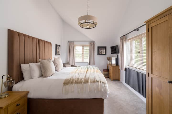 LAIK_UPPER_OAK_STREET-00067_HRJ