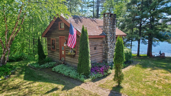Authentic Maine Log Cabin|Lakefront|Kayaks|Pets