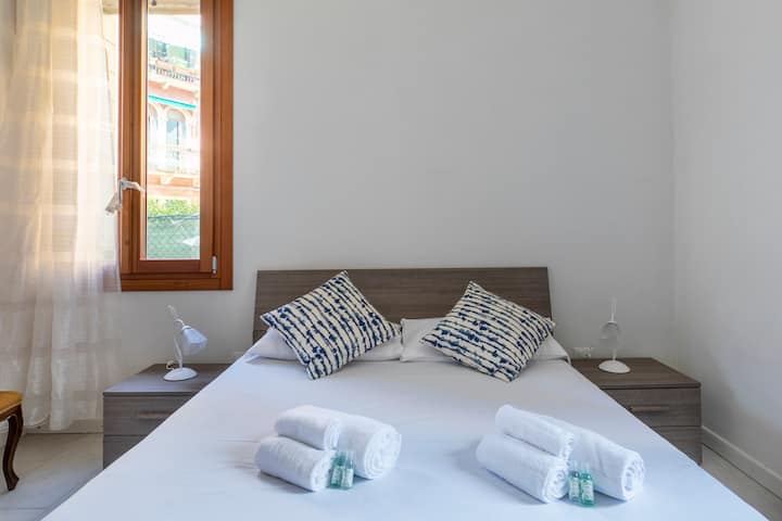 Camera da letto, Bedroom