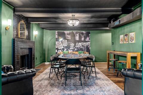 Bourbon Trail | Hot Tub | Speakeasy | Game Rm!