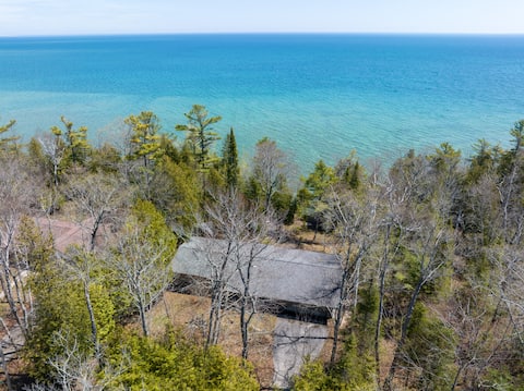 Quietside Lakefront Cabin in Jacksonport