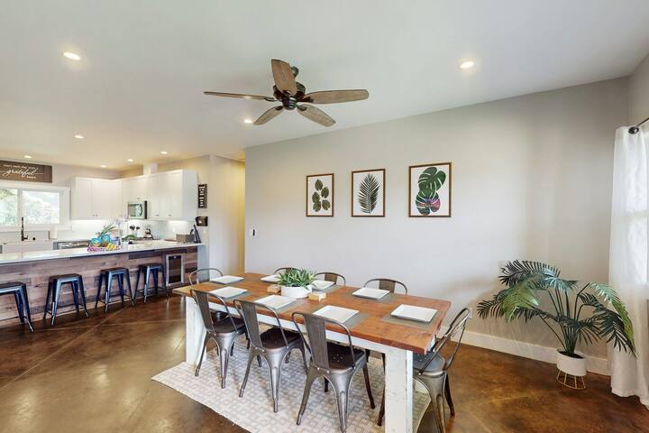 5BR Home with private lanai & outdoor shower gallery image 5