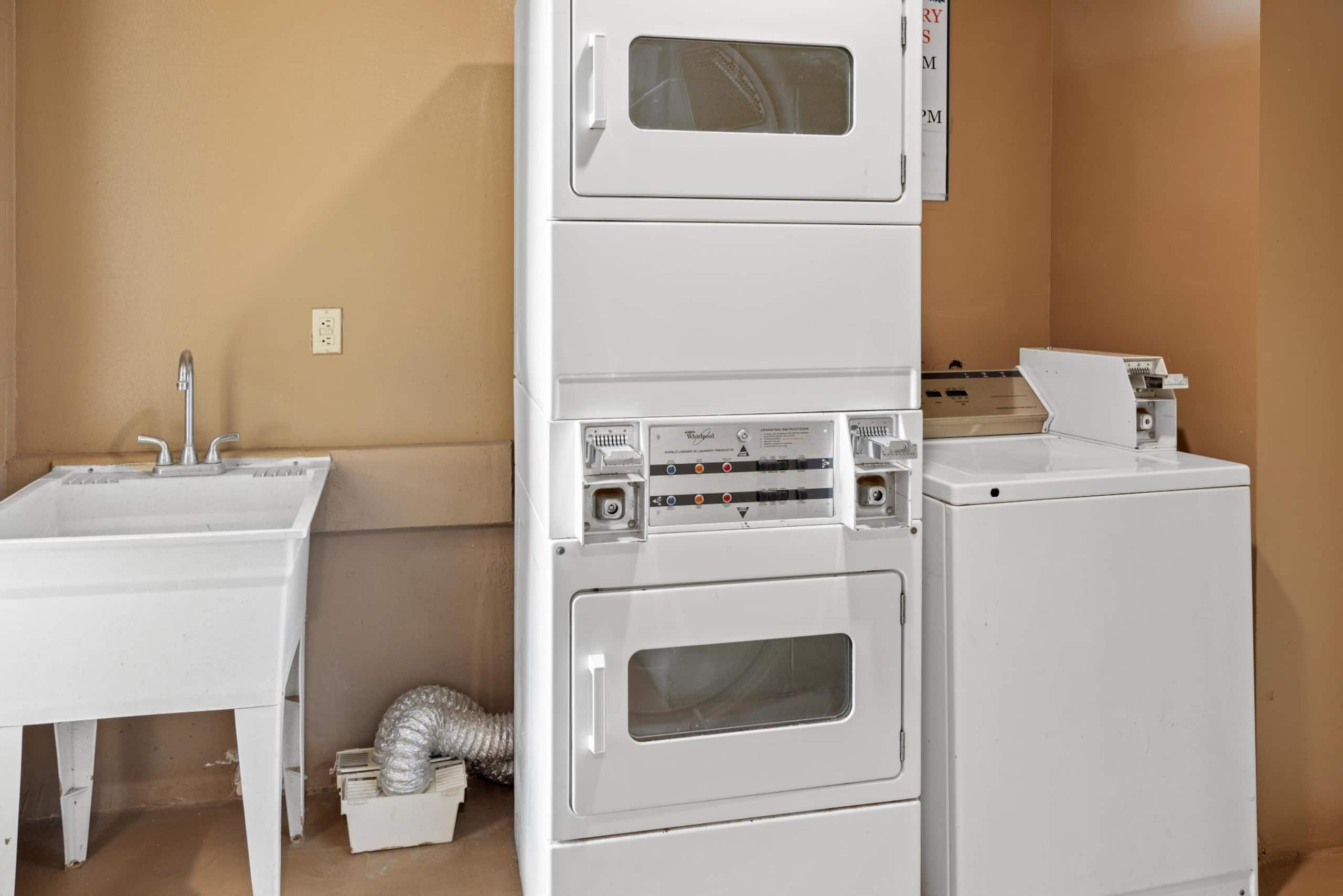 Home in Lahaina · ★4.88 · 1 bedroom · 2 beds · 1 bath - Image 36