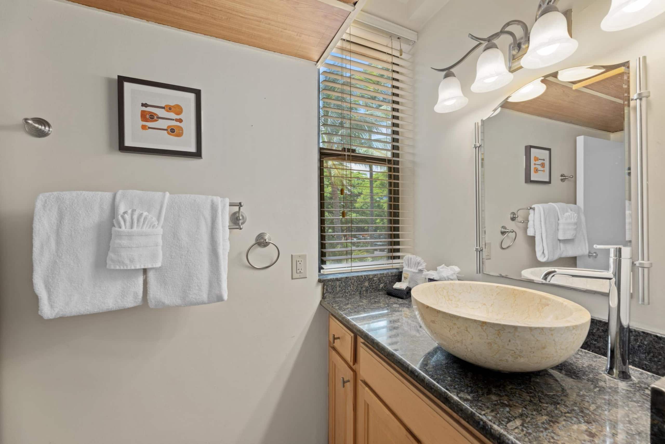 Home in Lahaina · ★4.88 · 1 bedroom · 2 beds · 1 bath - Image 22