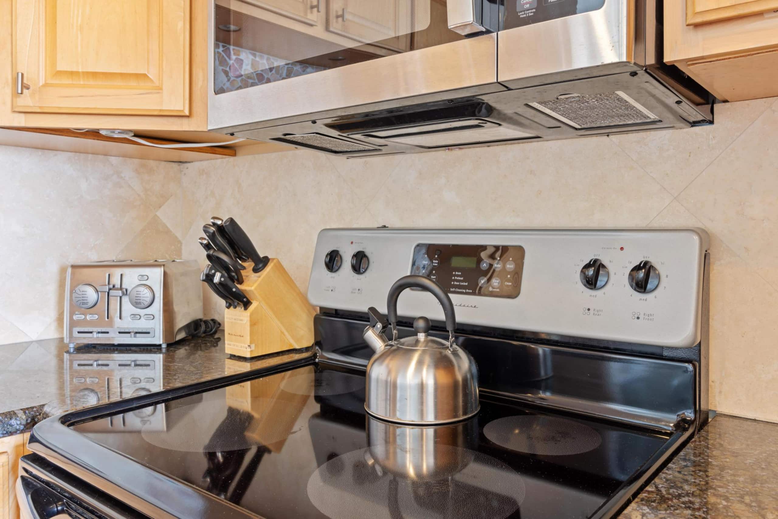 Home in Lahaina · ★4.88 · 1 bedroom · 2 beds · 1 bath - Image 7