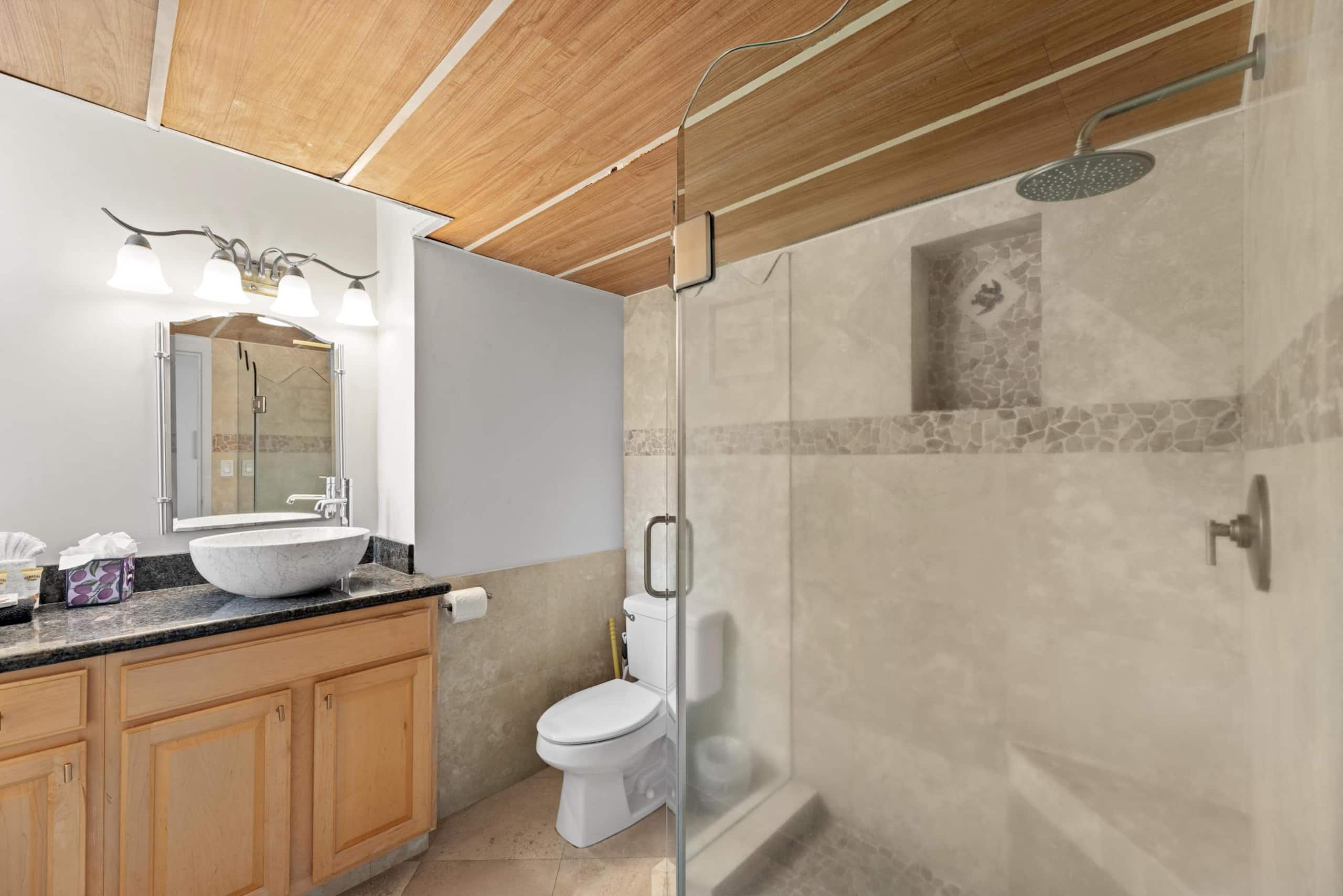 Home in Lahaina · ★4.88 · 1 bedroom · 2 beds · 1 bath - Image 24