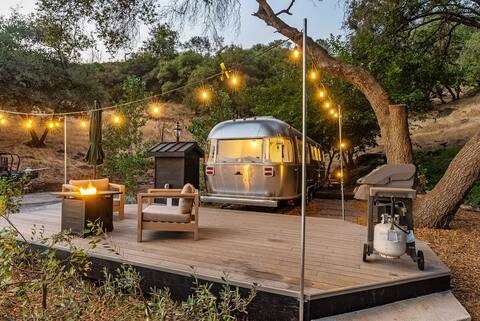 Lux  Refuge under oaks near Yosemite with views