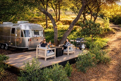 Design-Led Glamping Escape Near Yosemite