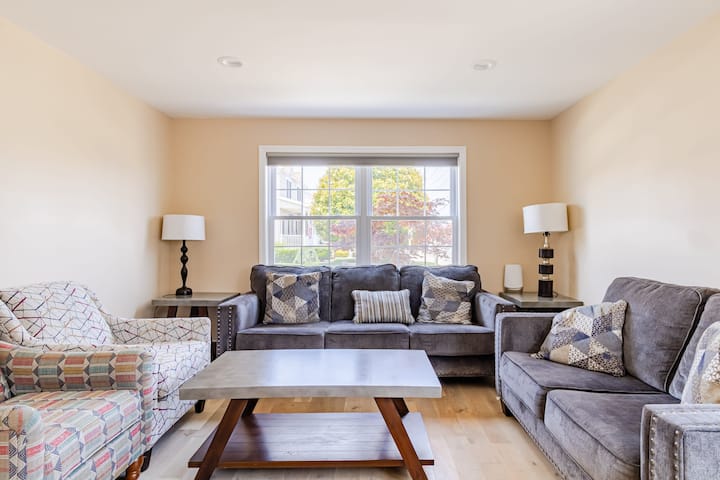 Charming 3br Condo Near Ventnor Beach - Storybook Land, Egg Harbor Township
