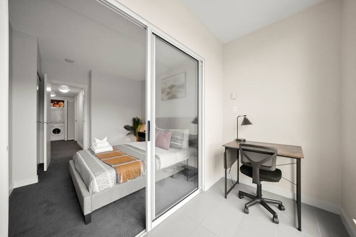 2-Bedroom Townhome by Downtown with Free Parking! gallery image 3