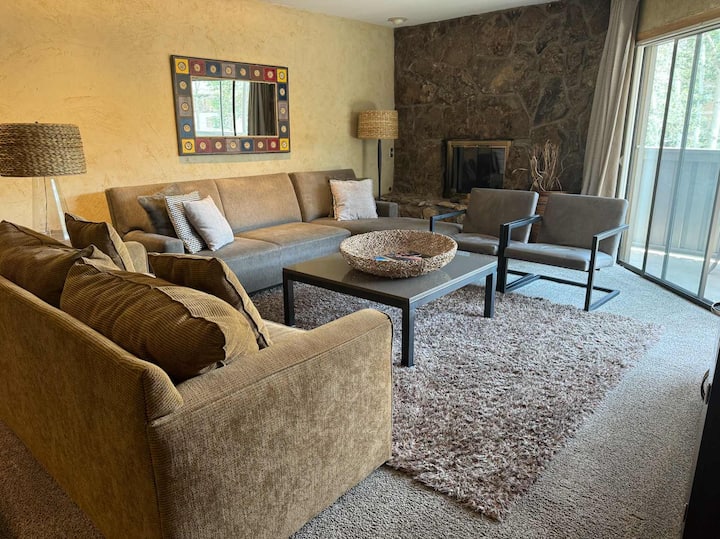 Great Condo Just 3 Min Walk To Lionshead Gondola. - Vail, CO