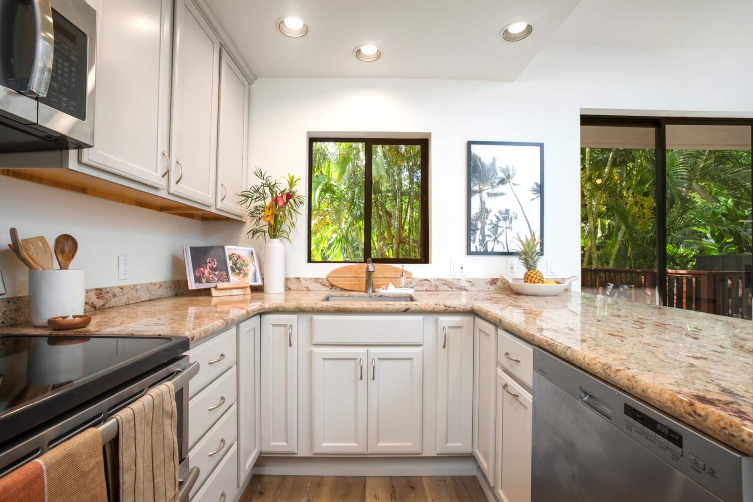 Condo in Lahaina · ★4.82 · 3 bedrooms · 4 beds · 3 baths - Image 12