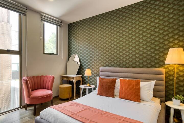 3BR Blend of Modern and Vintage W/Terrace gallery image 4