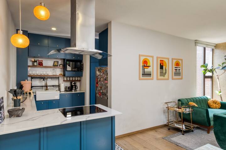 3BR Blend of Modern and Vintage W/Terrace gallery image 5