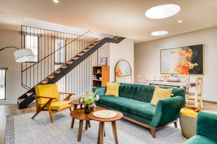 3BR Blend of Modern and Vintage W/Terrace gallery image 2