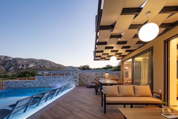 Bella Vista villa,Serene,Nature views,private pool