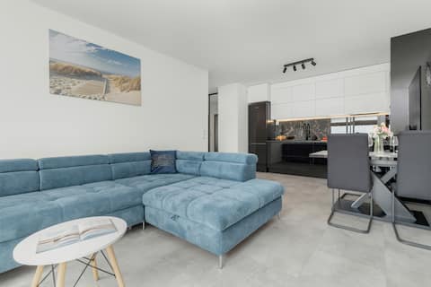 Top Airbnb: Letnicka 1H | Modern Apartment | Parking in Letnica