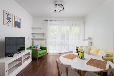 Top Airbnb: Aleja Krakowska Homely Apartment in Włochy