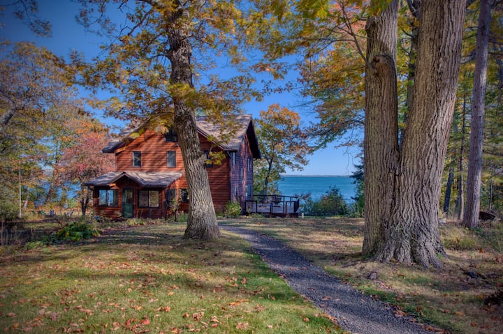 Lakeshore Retreat on Lake Superior, Bayfield