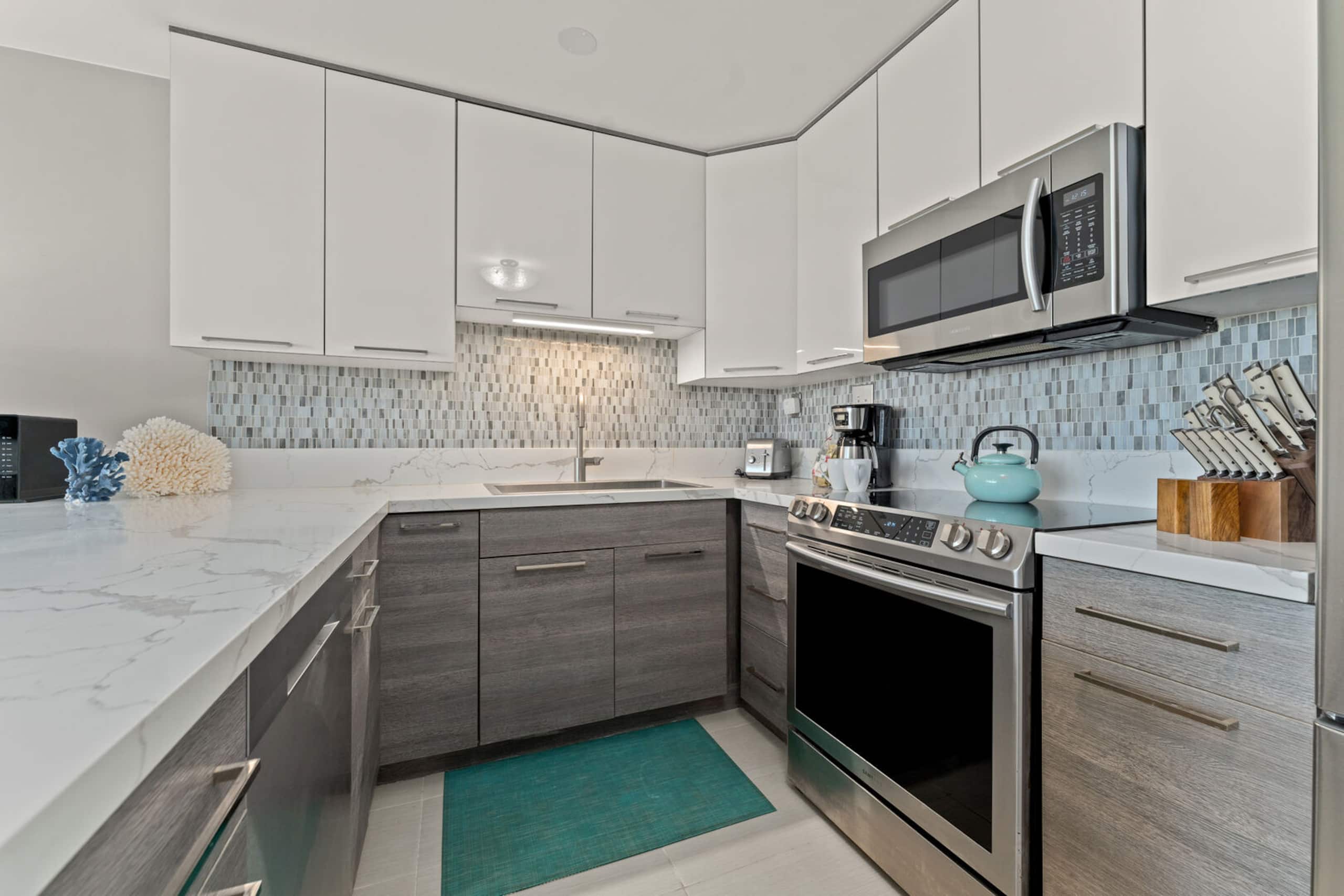 Oceanfront Paradise Remodeled Ground Floor HKOK119 - Image 7
