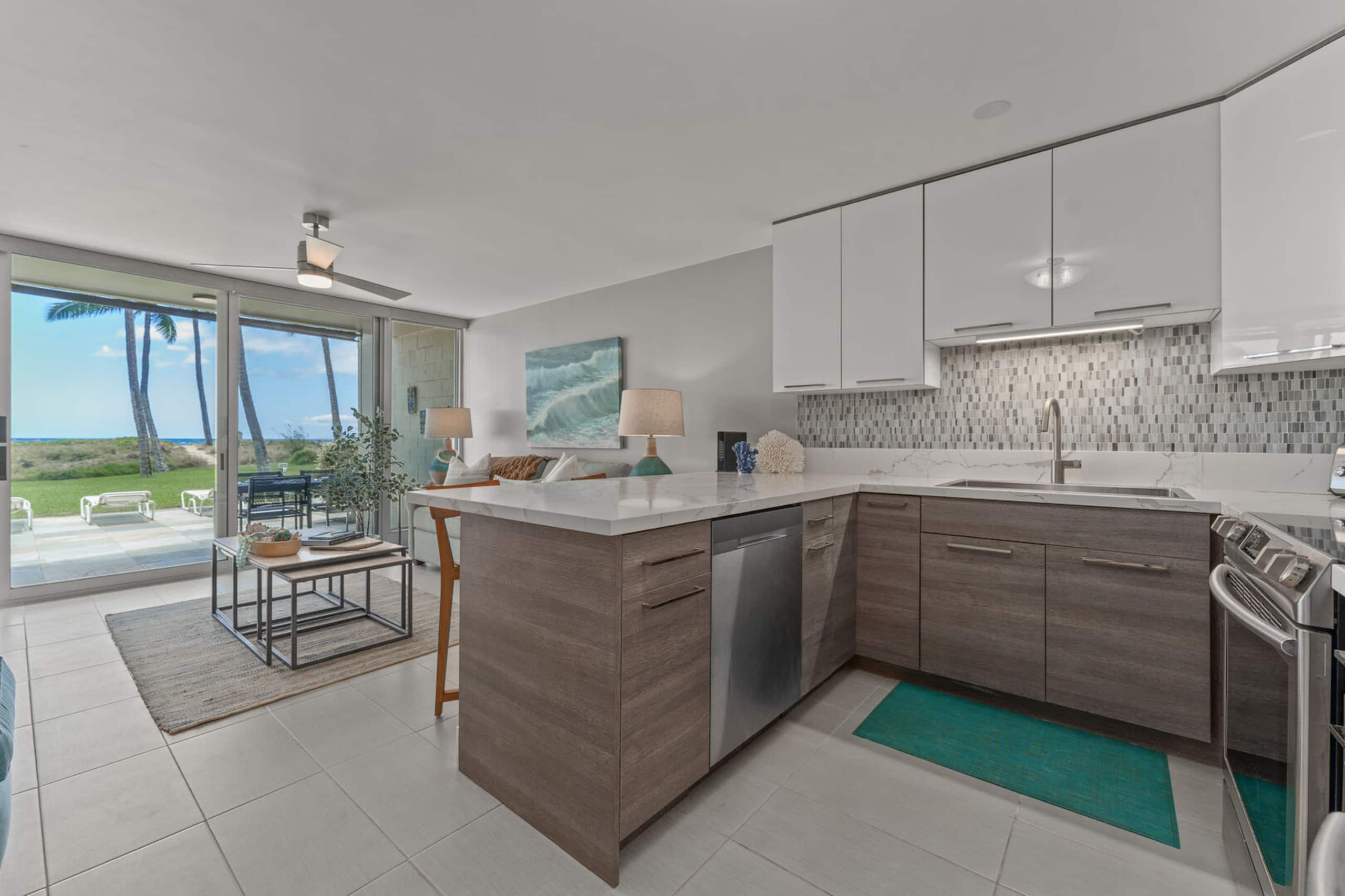 Oceanfront Paradise Remodeled Ground Floor HKOK119 - Image 4