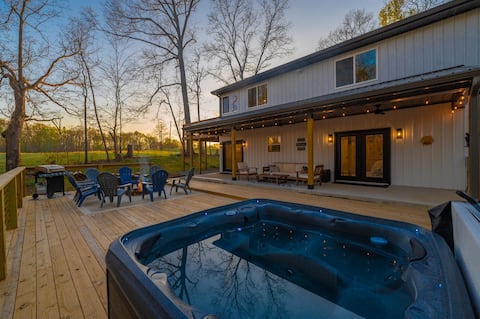 20% Off! Hot Tub, Fire Pit, King Suite & Arcade