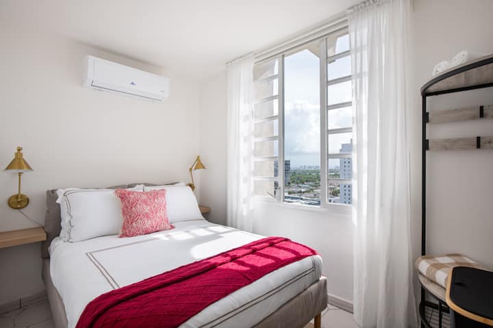 Საძინებელი №3 სრული საწოლითა და ოკეანის ხედით