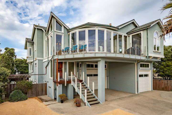 Miramar Escape! OceanView, RoofDeck & Steps2Beach gallery image 4