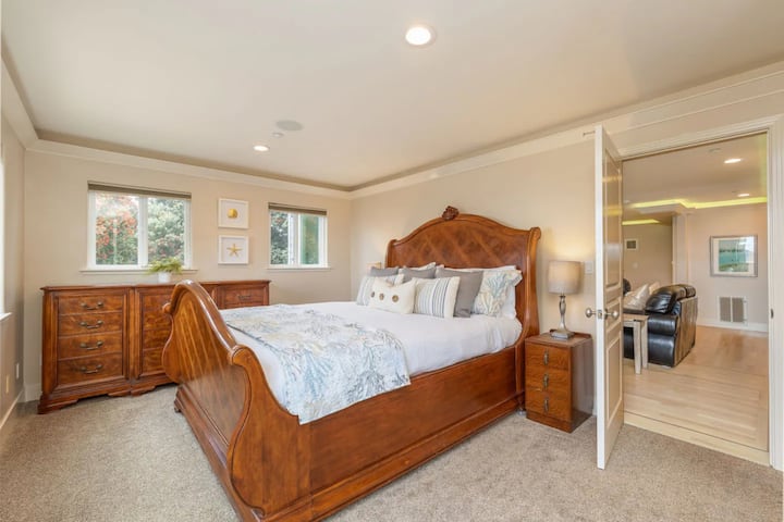 d8702724-c7fd-44ff-8de9-43aa4d6b48d0