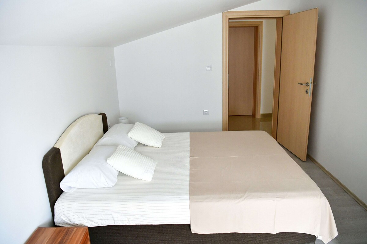 חדר שינה 2, שטח: 15 מ"ר