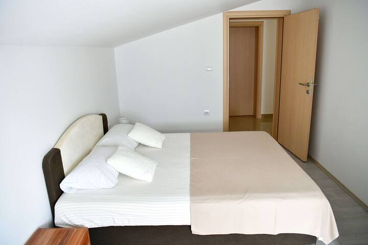 2号卧室，面积：15平方米