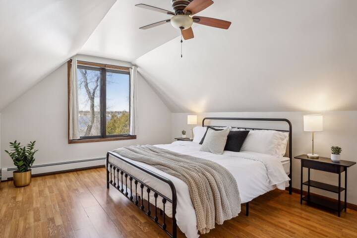 Lakefront Retreat: Sauna, Hot Tub, Firepit & More gallery image 5