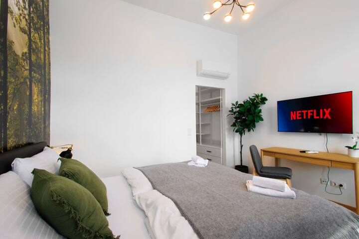 Oresta Living- 3BR/ 16-17 gallery image 3