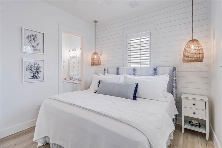 Dormitorio tamaño king, segundo piso. 