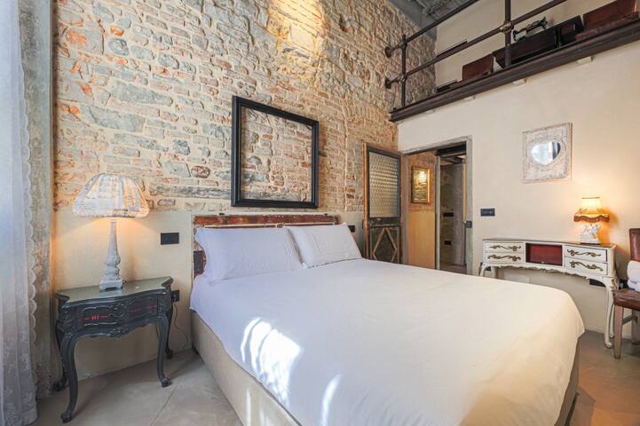 Urban San Niccolò charming 2bdr apartment gallery image 5