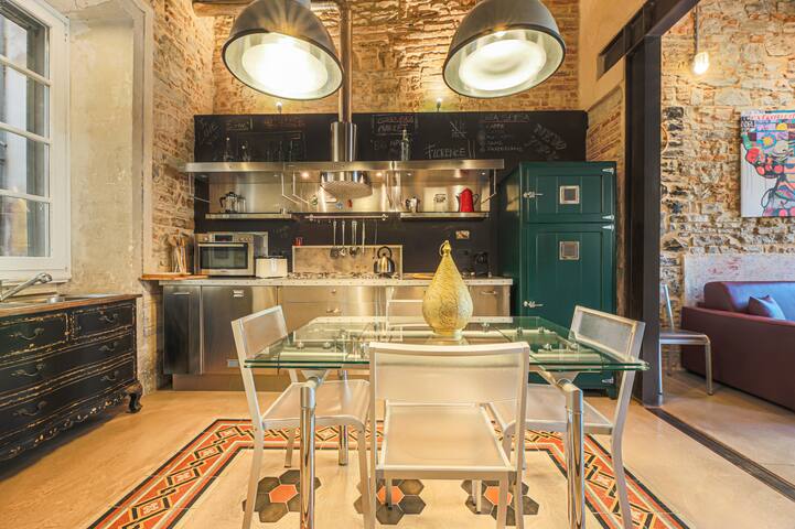 Urban San Niccolò charming 2bdr apartment gallery image 3