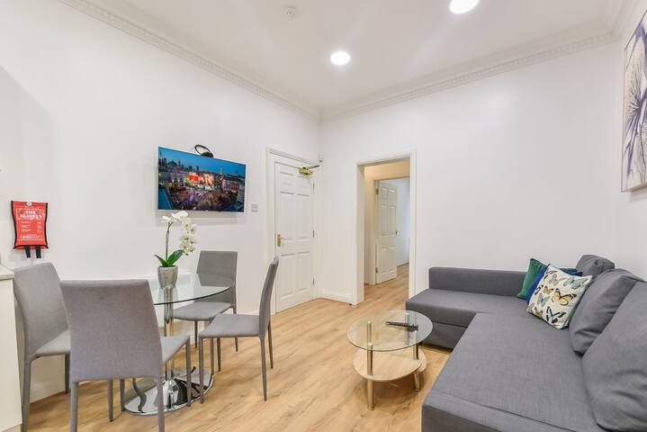 2 Bed Piccadilly Apartment (2)